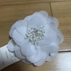 新品★コムサイズム　子供用白お花のコサージュ②