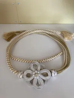 花モチーフ ベージュ　ゴールド　帯締め タッセル付き　成人式　振袖