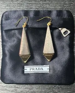 美品　PRADA プラダ　ピラミッド型ドロップピアス　希少 2026年最新】PRADA レディース ピアス(両耳用)の人気アイテム - メルカリ