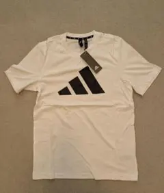 adidas ホワイト Tシャツ Sサイズ　新品タグ付き