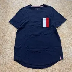 ①TOMMY HILFIGER ポケット付き Tシャツ ネイビー