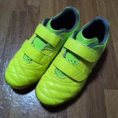 UMBRO アンブロ 19㎝ サッカー・フットサル シューズ イエロー・黄色