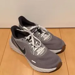 Nike グレー スニーカー　キッズ　ジュニア　レボリューション　27センチ