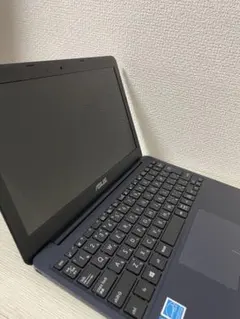 ASUS ノートパソコンのサムネイル
