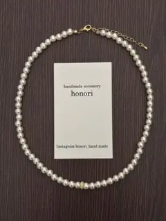 花とパールのビーズネックレス