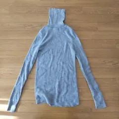 【難あり】ユニクロ　タートルネックセーター　グレー