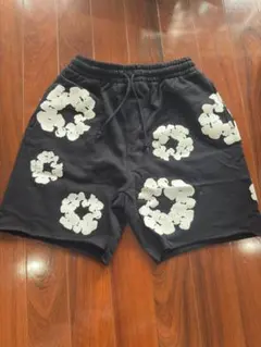 【StockX購入品】デニムティアーズ　ハーフパンツ　S StockX購入品】DENIM TEARS ハーフパンツ 黒 Sサイズ - メルカリ