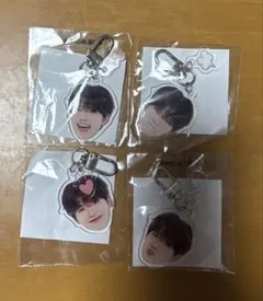 treasure ジュンギュ 顔アクキー喜怒哀楽4セット