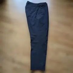 スラックス ブラック センタープレス L