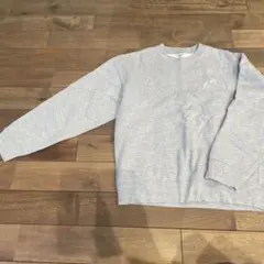 UT グレー トレーナー Sサイズ