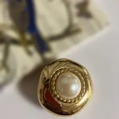 2026年最新】givenchy ブローチの人気アイテム - メルカリ