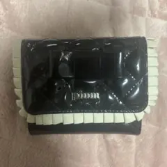 pium エナメルリボンキルティングミニウォレット ブラック(黒)