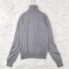 グレー vネック