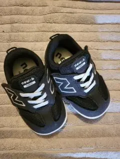 New Balance ベビーシューズ ブラック 12.5