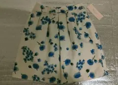 【新品】レッセ・パッセ（Debuet de Fiore）花柄青スカートのサムネイル