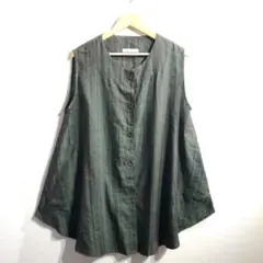 Ruja S inda ダークグリーン ノースリーブシャツ