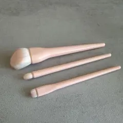メイクブラシ3本セット　未使用　チーク　涙袋　アイシャドウ　ブラシ