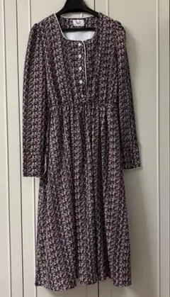 小花柄ワンピース　レトロワンピ　SeeU