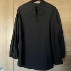 アバハウスエクリュ　ブラウス　ブラック