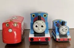 機関車トーマス ミニチュア鉄道セット 大小2個とチャギントン1個　電池で動く