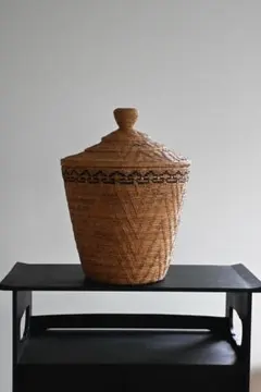アタ材　蓋付きの大きなバスケット