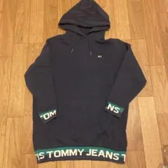 Item thumbnail for item 2c8c6db5-69ee-4bb6-baf5-7326228b4b62