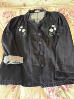 花刺繍ダークデニムジャケット