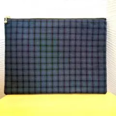 new！ちょっと大きめポーチ　ファミリア風チェック柄　ブルー