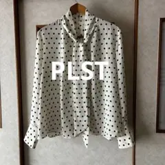 プラステ シャツ