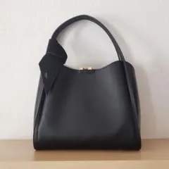 レザーハンドバッグ ショルダー紐付き