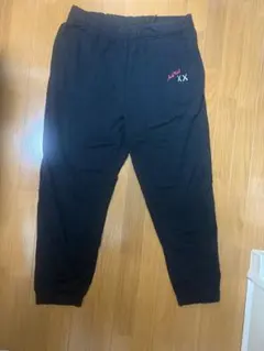 ユニクロ KAWSコラボ スウェットパンツ （黒・グレー） 2点セット