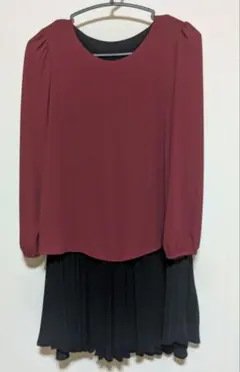 プリ―ツワンピース　赤　黒　きれいめ　フェミニン