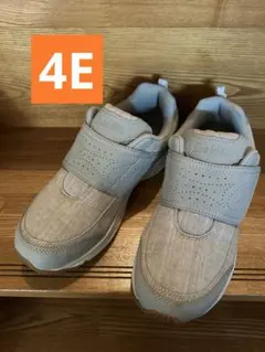 4e スニーカー