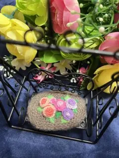 刺繍ブローチ　ハンドメイド⑤