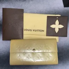 ルイヴィトン モノグラム ヴェルニ ポルトフォイユ サラ 二つ折り長財布