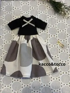 専用です。ドール服ハンドメイドワンピース&ピアスNo.2204・2205 No.4644ハンドメイド22cmドール服 ワンピース（ピアス付き） - メルカリ