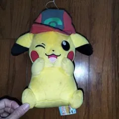 ピカチュウ ぬいぐるみ 帽子付き 約25cm