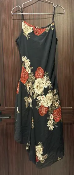 【値下げしました】花柄 キャミソールワンピース ブラック