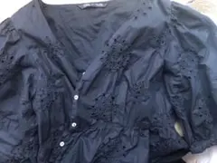 値下げ！ZARA黒のレースブラウスです。