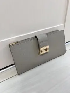 FURLA フルラ　長財布　グレー