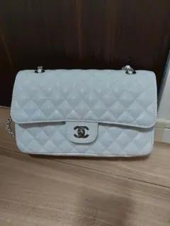 CHANEL マトラッセ チェーンショルダーバッグ ホワイト　レア　ノベルティ品のサムネイル