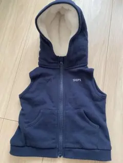 美品 SHIPS フード付きベスト ネイビー　80cm