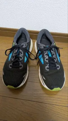 BROOKS ランニングシューズ ブラック 27cmのサムネイル