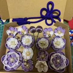 つまみ細工　小花パーツ　藤色白
