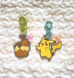 新品　ピカチュウ＆イーブイ　キラキラメタルキーチェーン　2点セット
