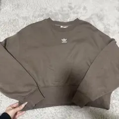adidas ブラウン クロップド トレーナー Mサイズ