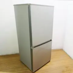 展示品 冷蔵庫 製氷機能付き 75L AQUA ノンフロンAQR-8G 直冷式 - メルカリ