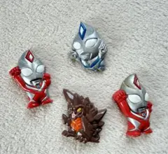 ウルトラマン フィギュア 4体 と、ディズニーシリーズ5個セットで