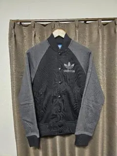 アディダスオリジナルス