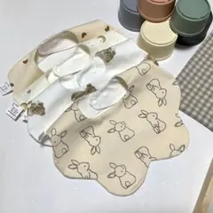 花型　スタイ　テディベア　星　うさぎ　ハート　４枚セット